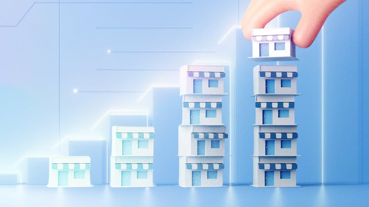 Why the Top Franchises of 2025 Outperform Independent Businesses Why the Top Franchises of 2025 Outperform Independent Businesses