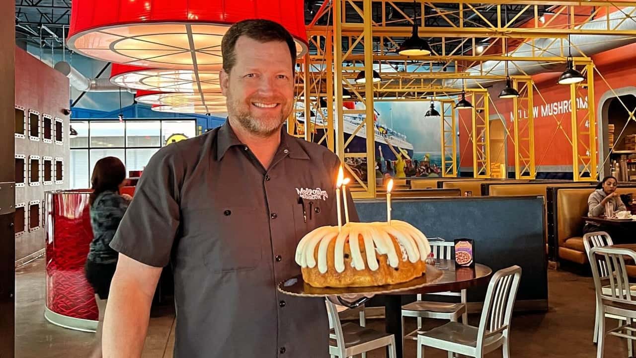 A Day in the Life of a Mellow Mushroom Owner: How This Navy A Day in the Life of a Mellow Mushroom Owner: How This Navy Veteran Found His Slice of Happiness