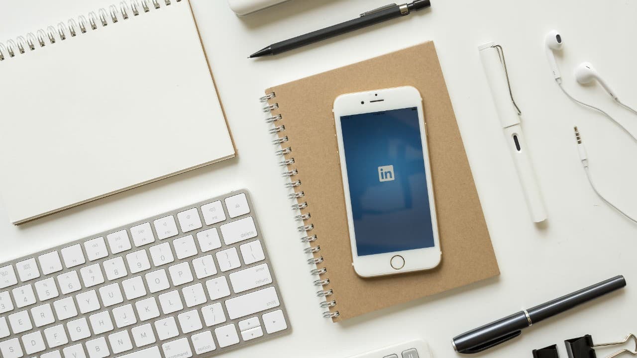 Just Because I Connect with You on LinkedIn Doesn’t Mean I Want You to Sell Me Just Because I Connect with You on LinkedIn Doesn’t Mean I Want You to Sell Me