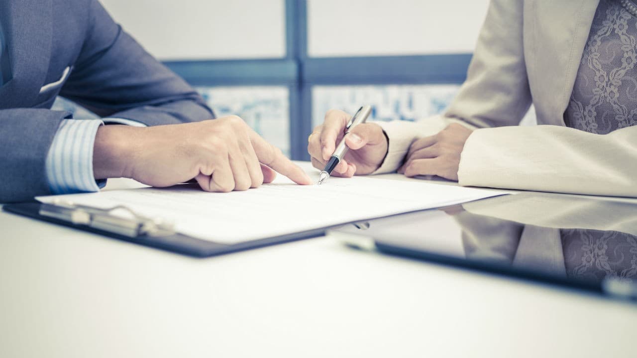 What To Do Before You Officially Sign the Franchise Agreement What To Do Before You Officially Sign the Franchise Agreement