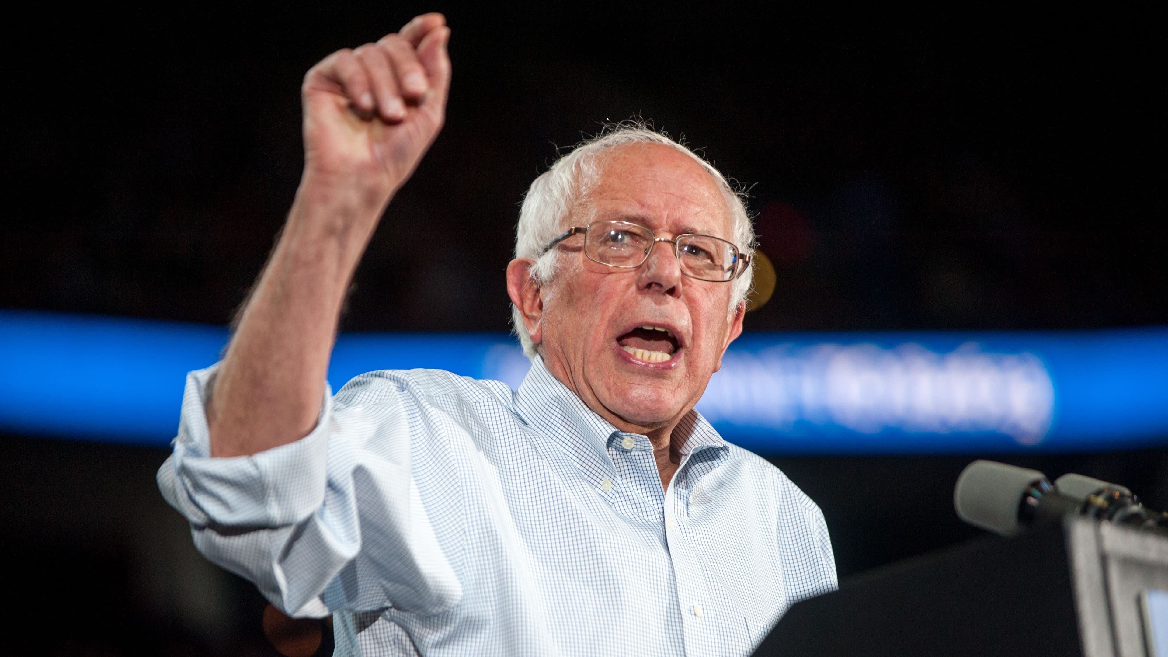 Bernie Sanders Calls on McDonald’s to Raise Minimum Wage to $15 Bernie Sanders Calls on McDonald’s to Raise Minimum Wage to $15