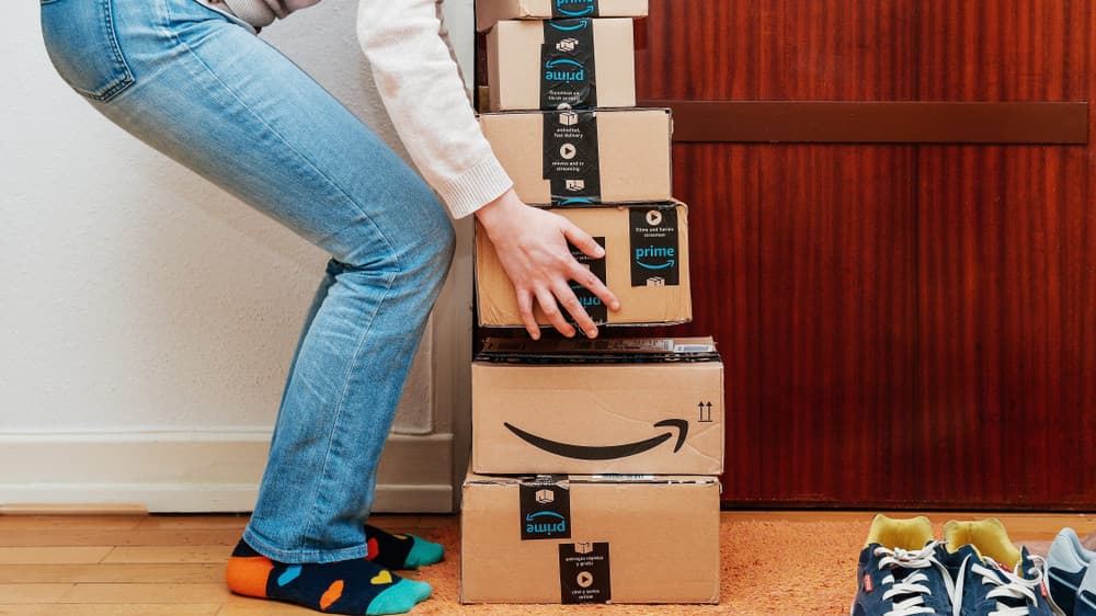Let the E-Commerce Commence: How Online Shopping Has Contributed to the Collapse of Physical Stores Let the E-Commerce Commence: How Online Shopping Has Contributed to the Collapse of Physical Stores