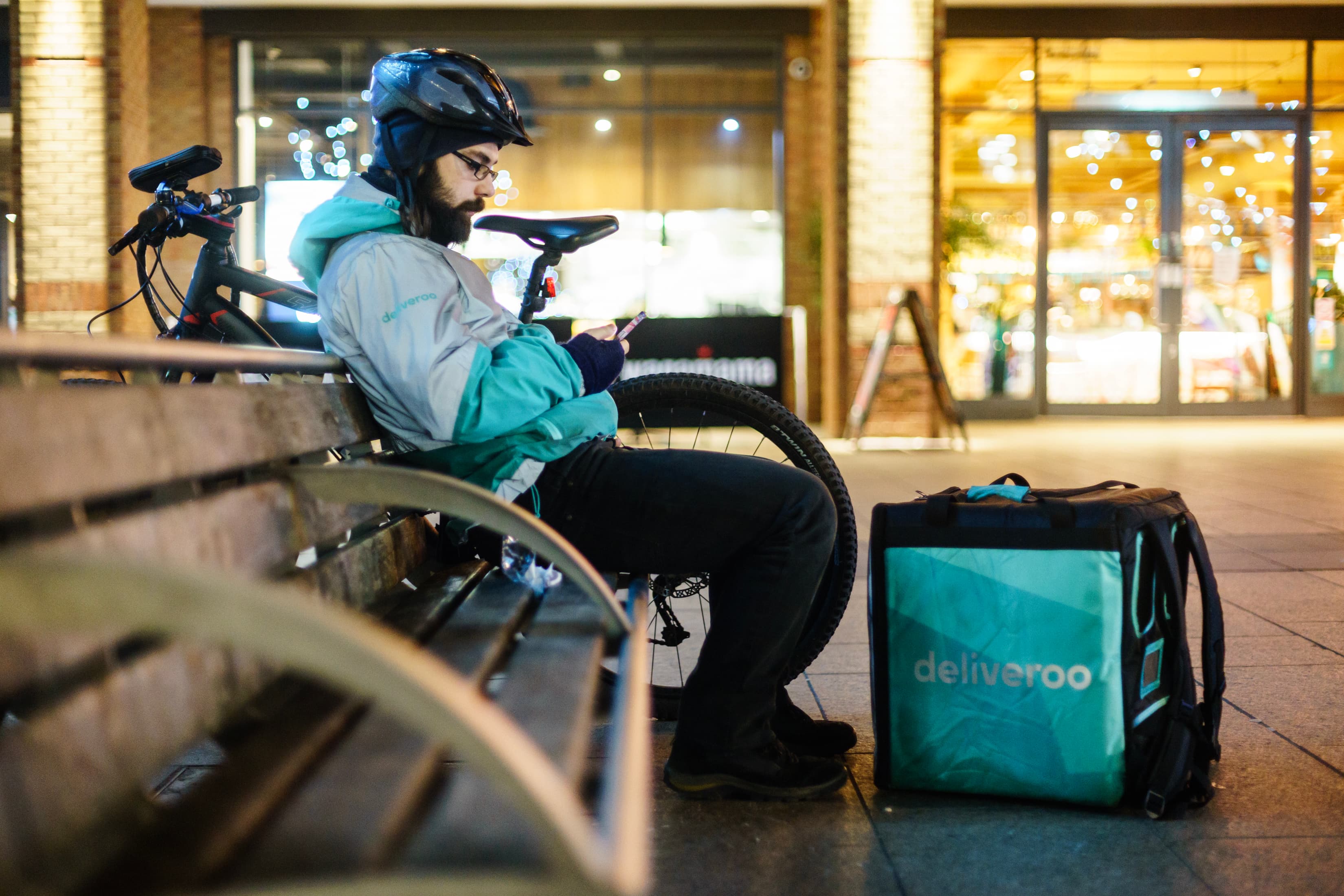 Deliveroo IPO Ends in Nose Dive Deliveroo IPO Ends in Nose Dive