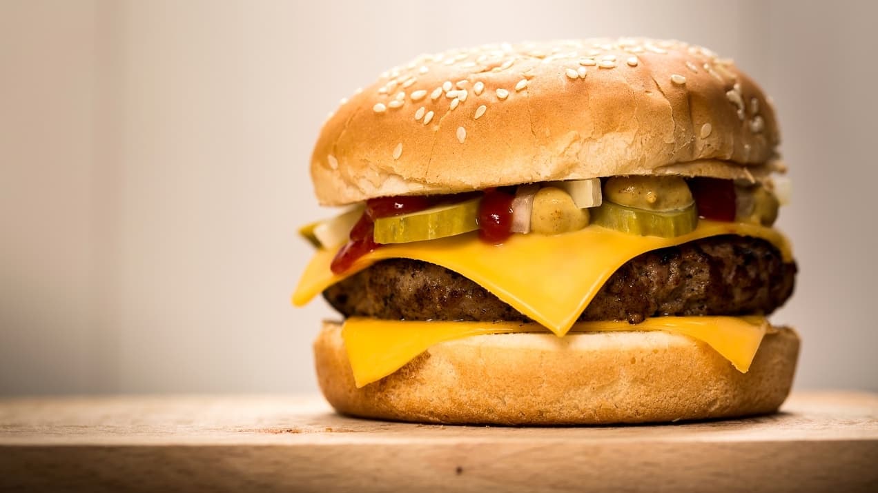 Nation’s Restaurant News: McDonald’s Expands Fresh Beef Test Nation’s Restaurant News: McDonald’s Expands Fresh Beef Test