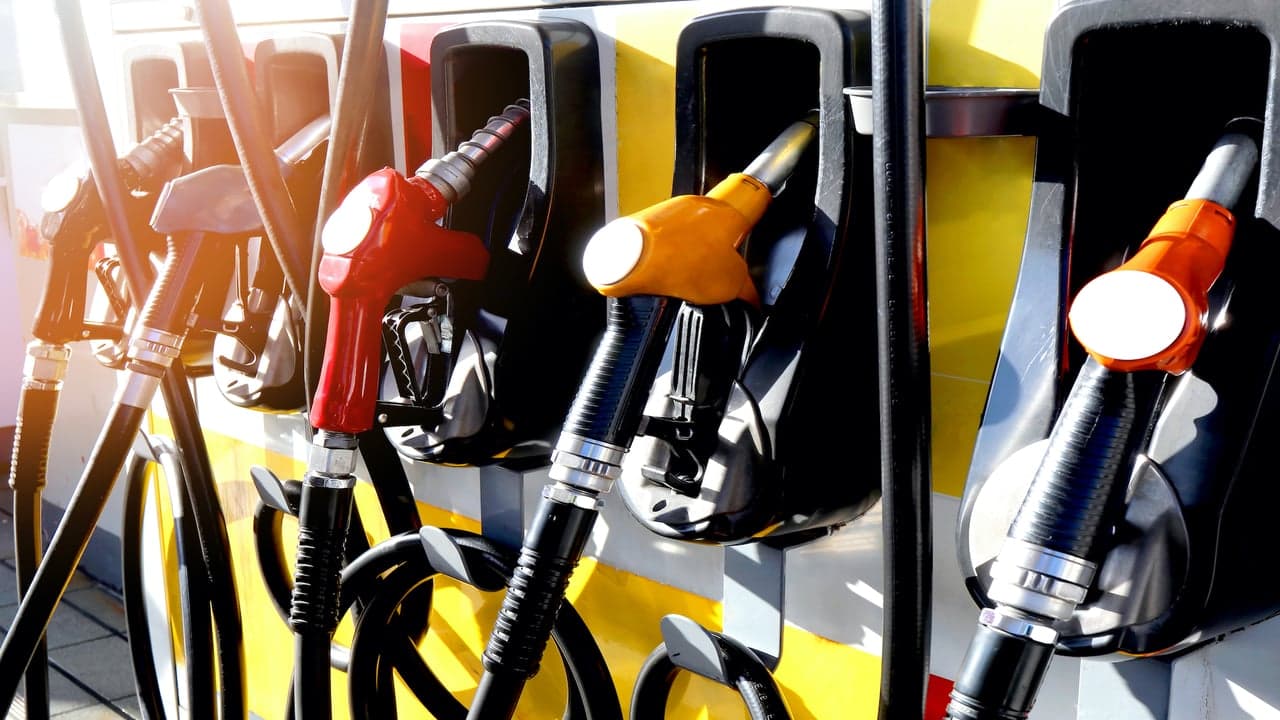 Is It Time To Invest in a Gas Station Franchise? Is It Time To Invest in a Gas Station Franchise?