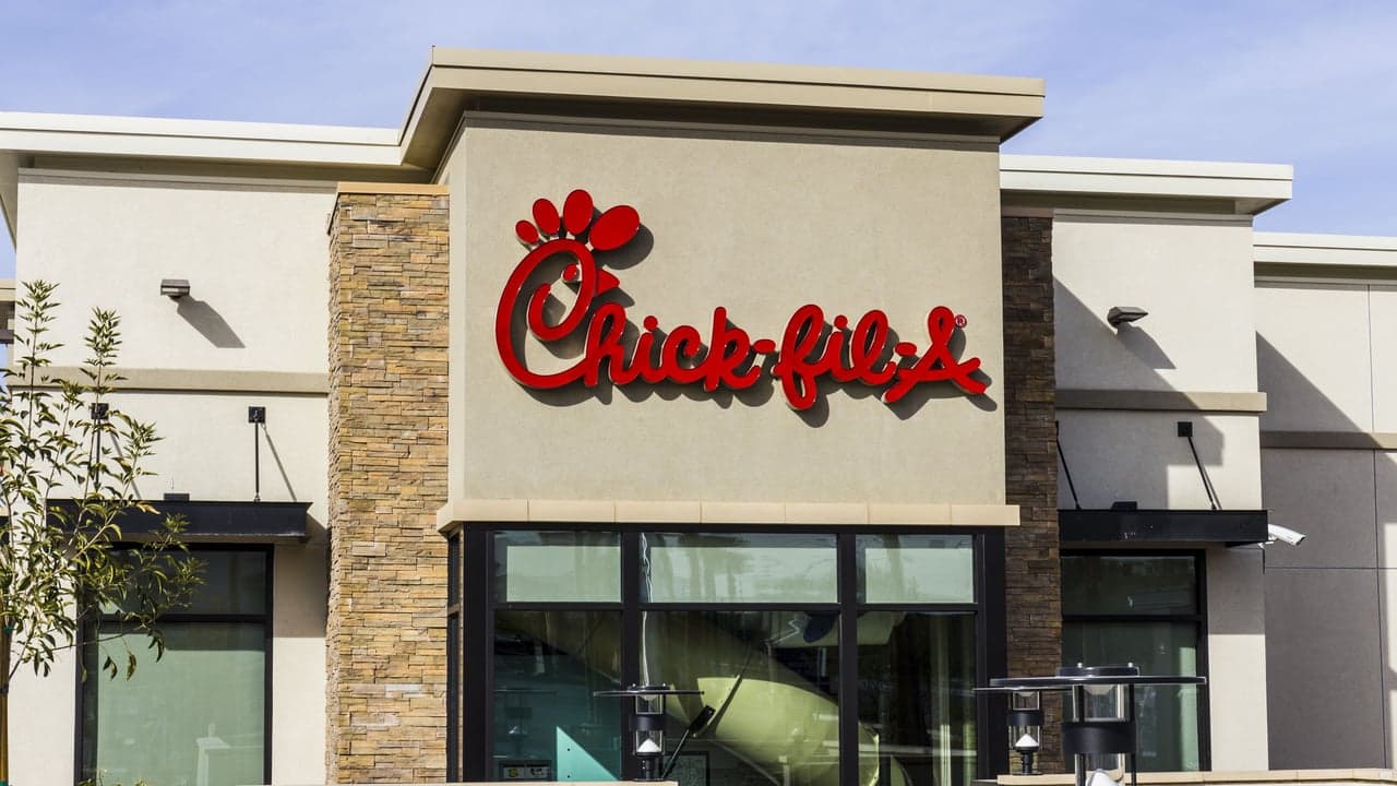 New Chick-fil-A Las Vegas Location to Open on the Strip New Chick-fil-A Las Vegas Location to Open on the Strip