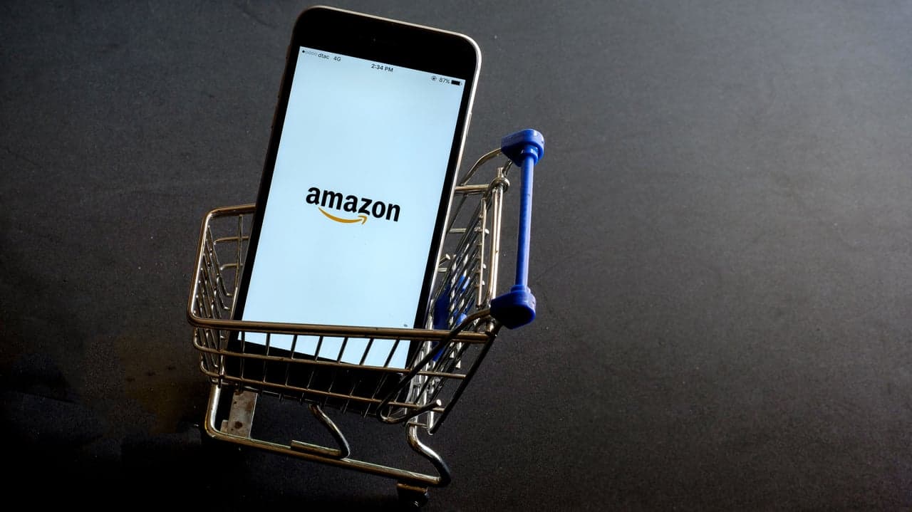 TechCrunch: Amazon launches Amazon Cash, a way to shop its site without a bank card TechCrunch: Amazon launches Amazon Cash, a way to shop its site without a bank card