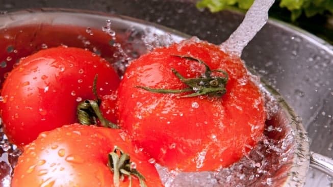 QSR Web: How Restaurants Can Eliminate Foodborne Illnesses QSR Web: How Restaurants Can Eliminate Foodborne Illnesses