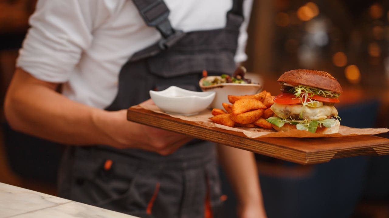 QSR Magazine: Restaurant Industry Reports 1st Quarter of Growth in 2 Years QSR Magazine: Restaurant Industry Reports 1st Quarter of Growth in 2 Years