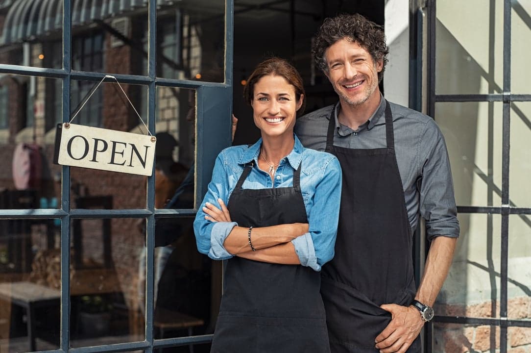 What Is the Difference Between a Small Business and a Franchise? What Is the Difference Between a Small Business and a Franchise?