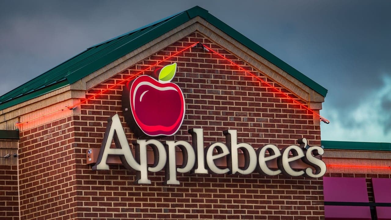 Applebee’s, Panera Among the Latest Franchises to Drop ‘No-Poach’ Policies Applebee’s, Panera Among the Latest Franchises to Drop ‘No-Poach’ Policies