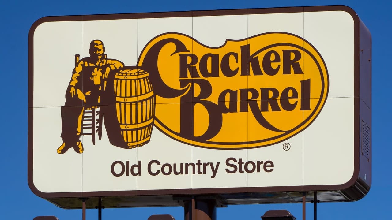 Cracker Barrel’s Corporate Team Drew on Military Training for Hurricane Florence Response Cracker Barrel’s Corporate Team Drew on Military Training for Hurricane Florence Response